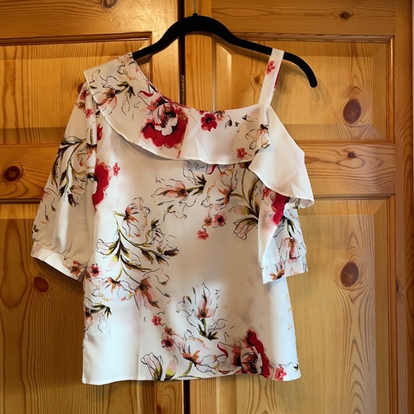 Asymmetrical Ruffle Neck Floral Top (Sm) - Picture 3 of 3
